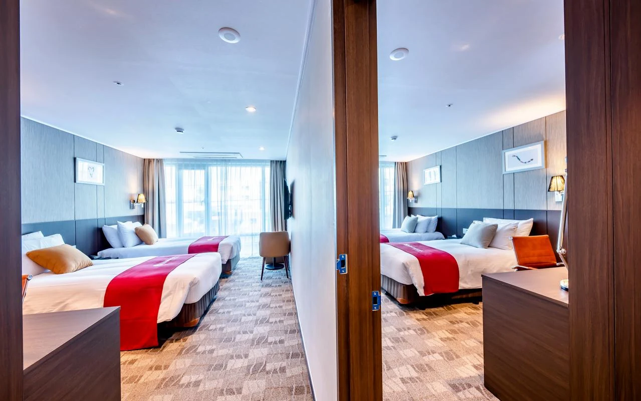 Busan With Older Travelers: Stay in Seomyeon or Move to Haeundae for the Last 2 Nights?