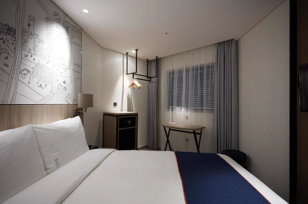 Another interior room view at Holiday Inn Express Seoul Hongdae