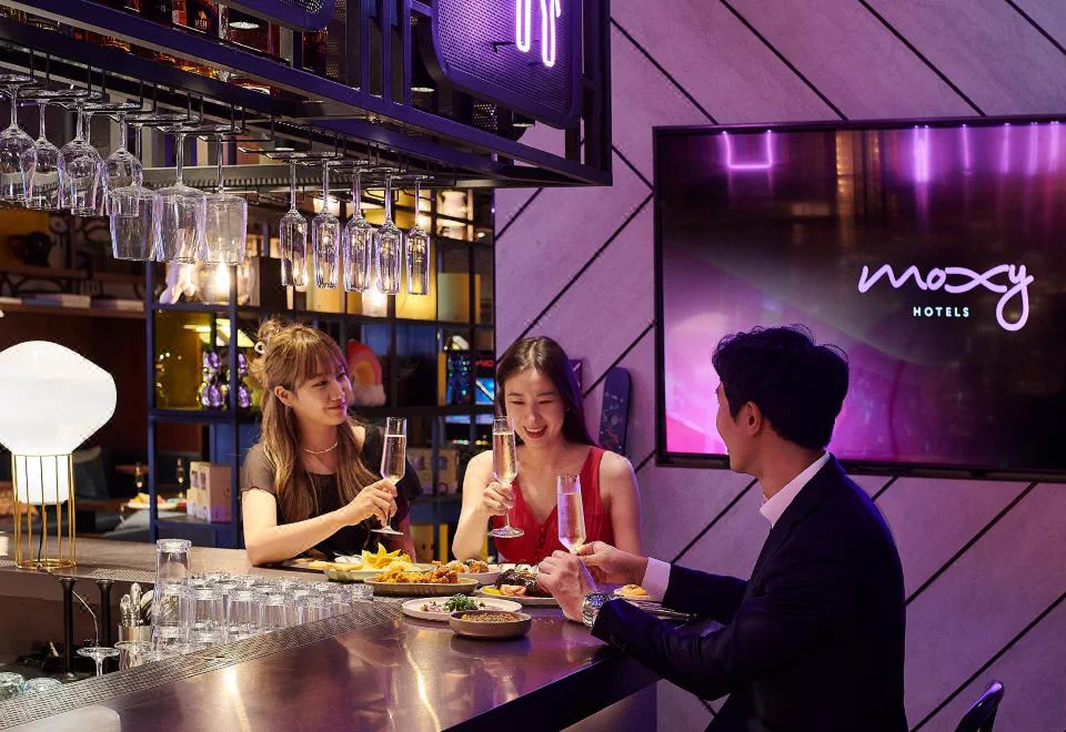Seoul With Older Travelers: Hongdae, Myeongdong or Seoul Station?