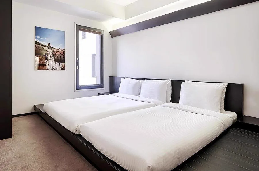 Another guest room configuration at Sotetsu The Splaisir Seoul Myeongdong