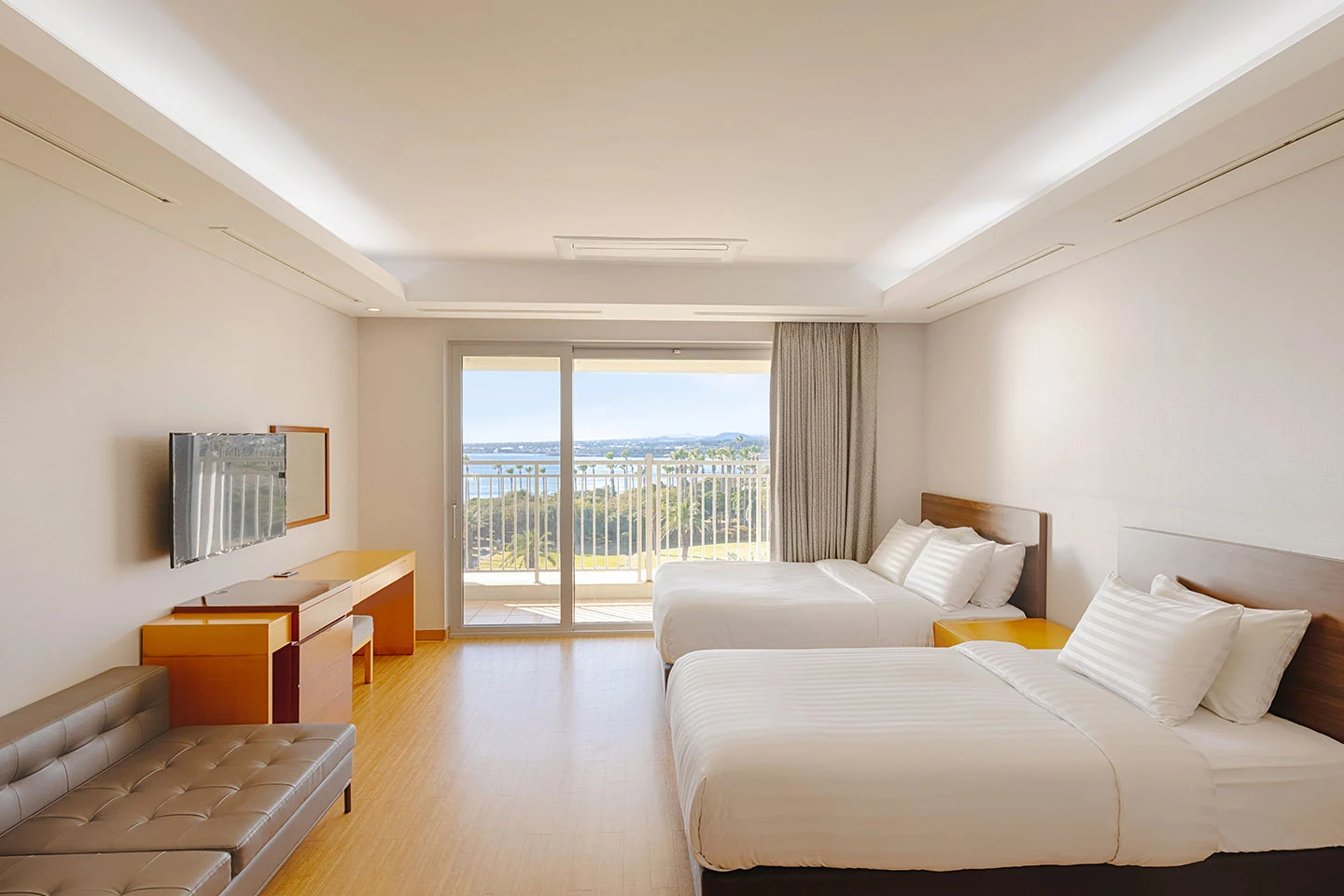 Real Korea travel scene related to Sono Calm Jeju: the same Family Room can hide three different booking switches 3