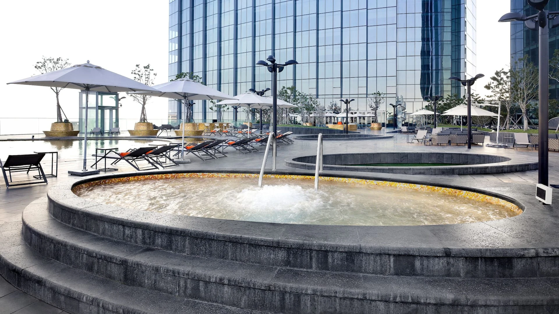 Grand Hyatt Jeju Outdoor Hot Tub公式実景