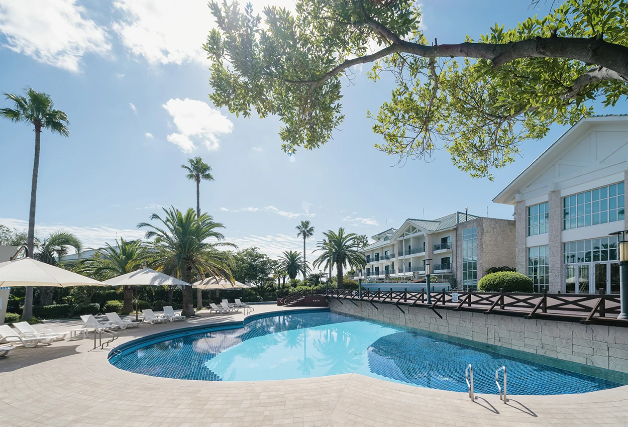 Outdoor heated pool at The Suites Hotel Jeju available to Bloom Hotel guests