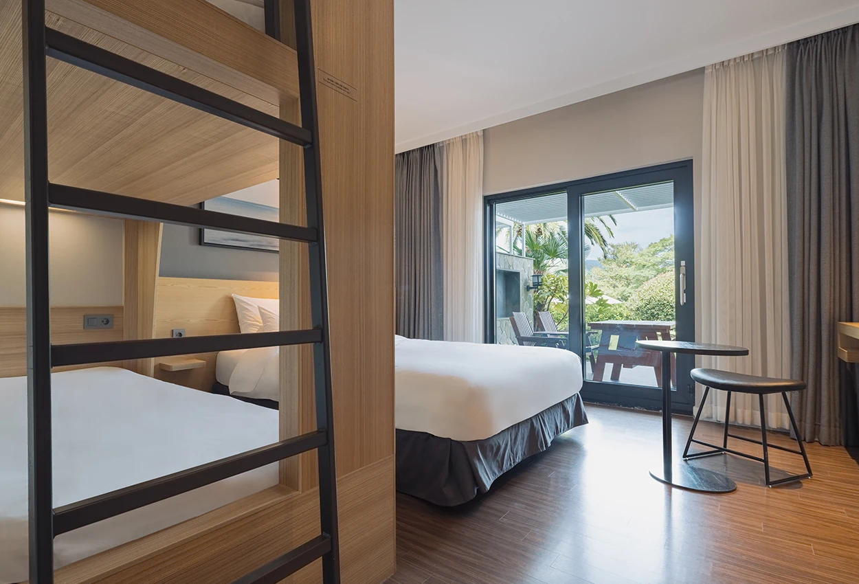 Official The Suites Hotel Jeju Family Bunk Terrace room