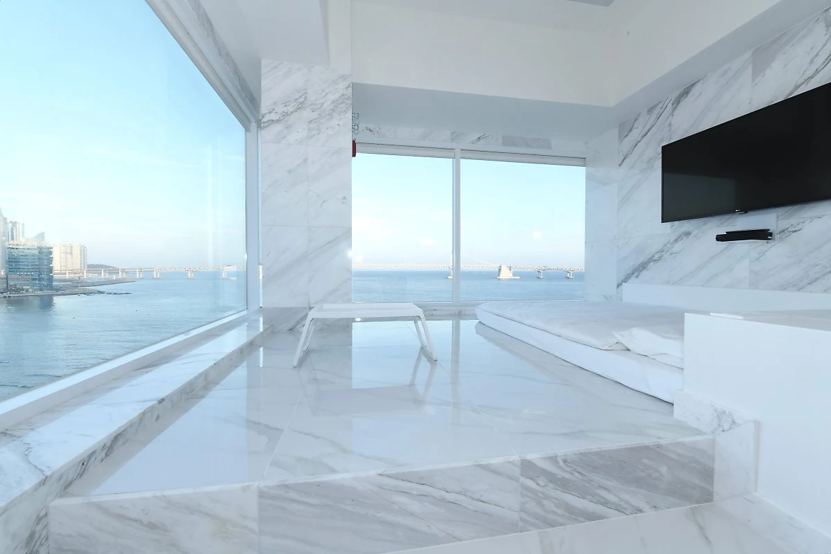 Should You Split Your Stay in Busan? One Hotel vs Two Bases