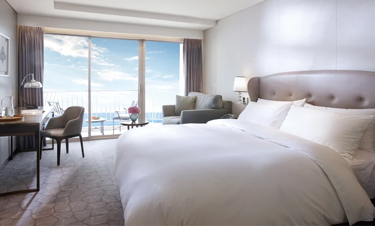 Real photos of Paradise Hotel Busan Deluxe Ocean Terrace ocean-view rooms